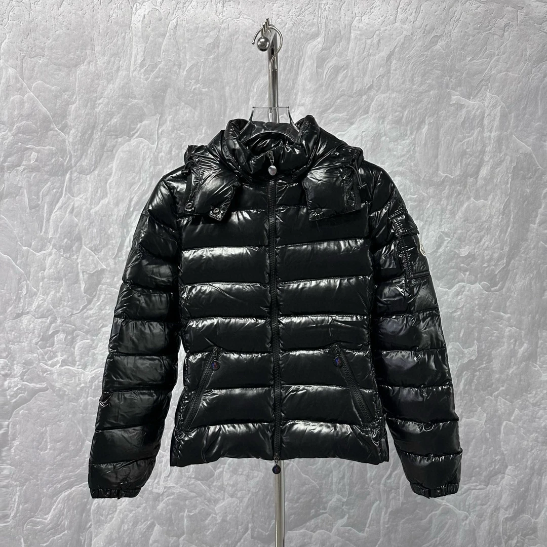 99新 MONCLER Bady系列 滑雪季 排骨连帽羽绒服外套2码O00009