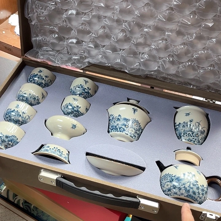 孤品茶具套装等。