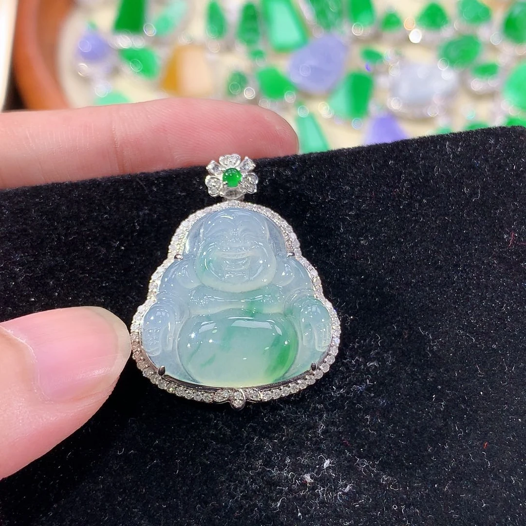 翡翠18K金镶嵌颈饰