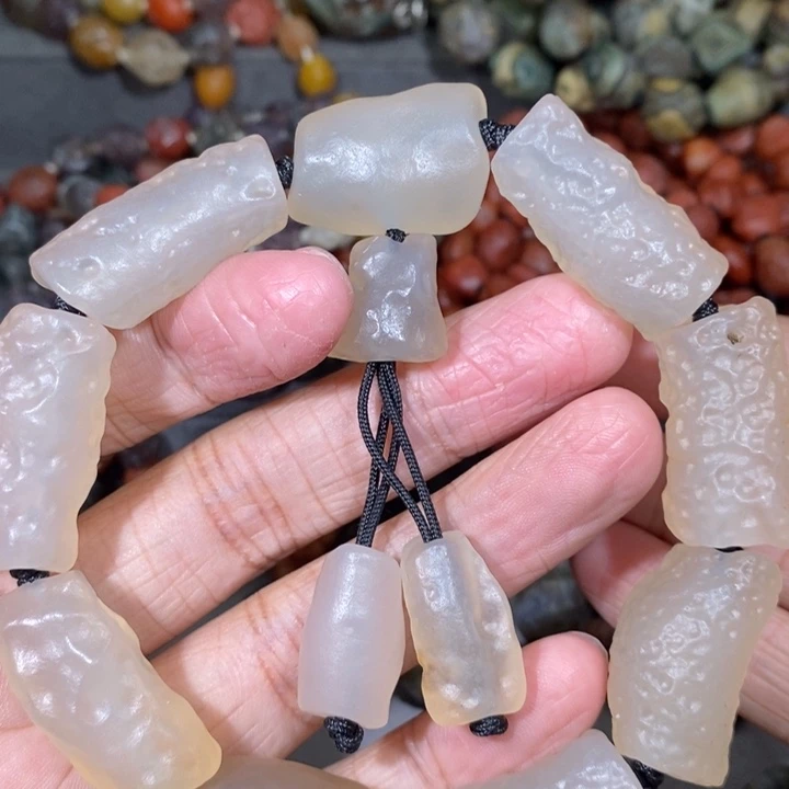 未镶嵌玛瑙/玉髓珠宝奇石