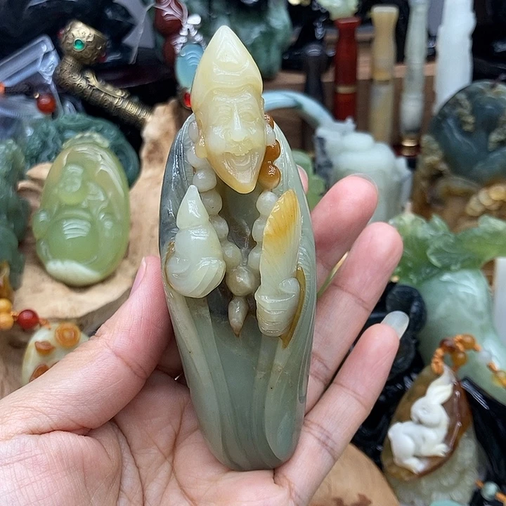 岫玉未镶嵌手把件