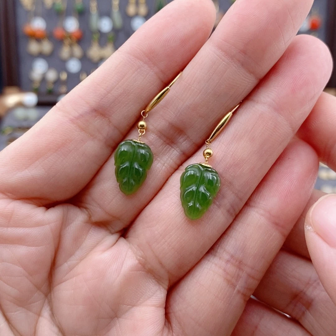 18K金镶嵌和田玉耳饰