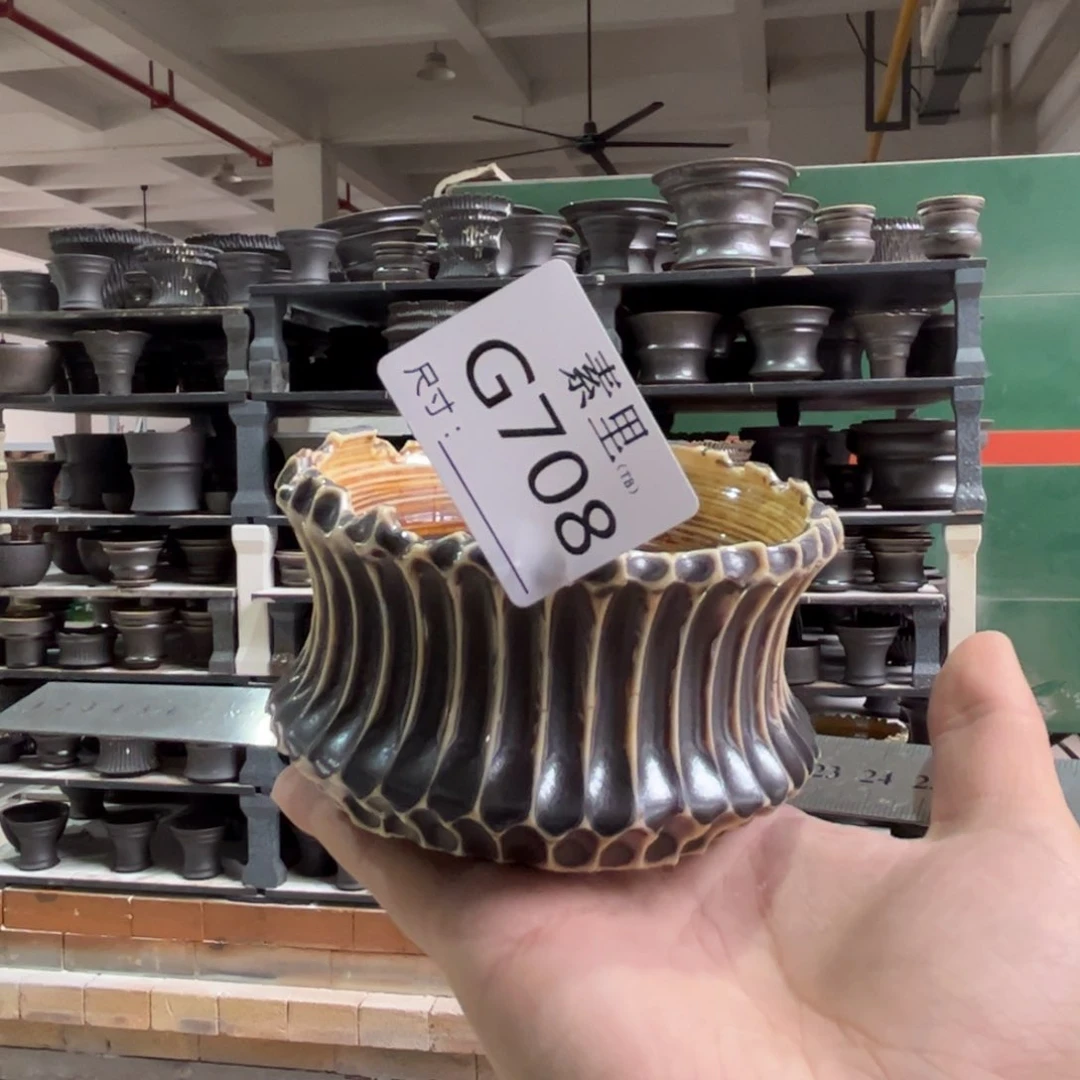 景德镇手工素里内口8.5高5瑕疵