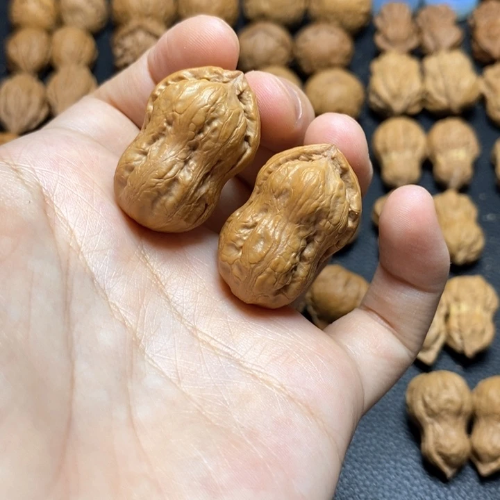 文玩核桃把件青**丝秋子