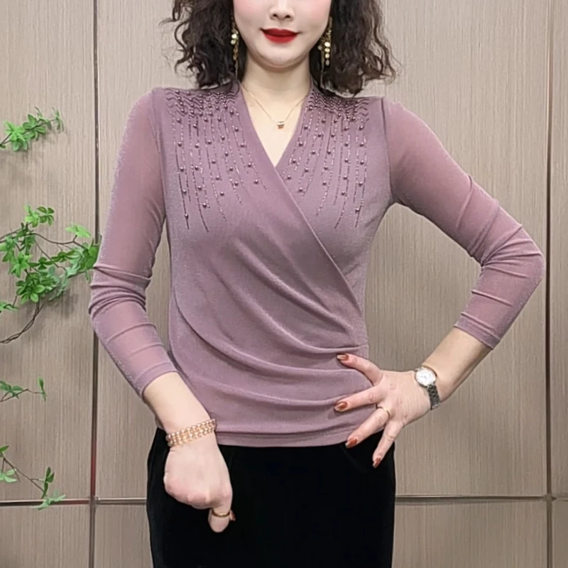 时髦春季烫钻钉珠时尚百搭V领交叉洋气小衫减龄遮肉显瘦网纱上衣