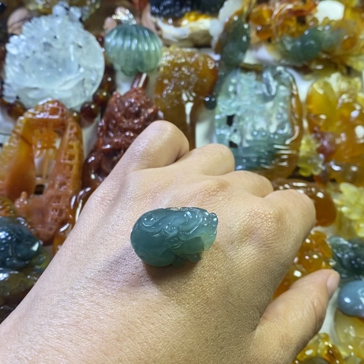 未镶嵌蛇纹石玉颈饰