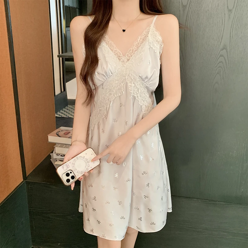 吊带睡裙女款夏季冰丝v领女士性感纯欲带胸垫蕾丝镂空公主风睡衣