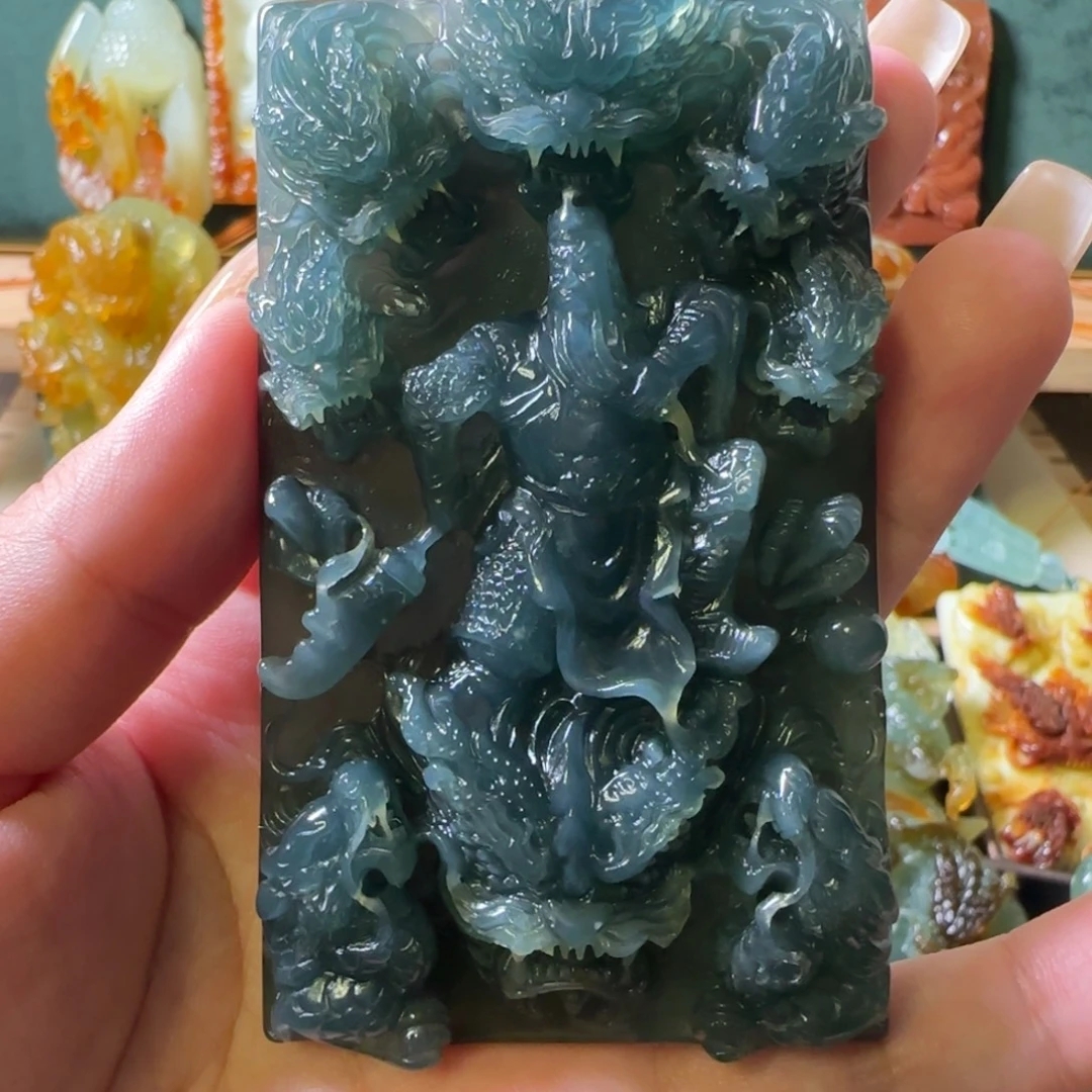 这***办未镶嵌岫玉颈饰关公