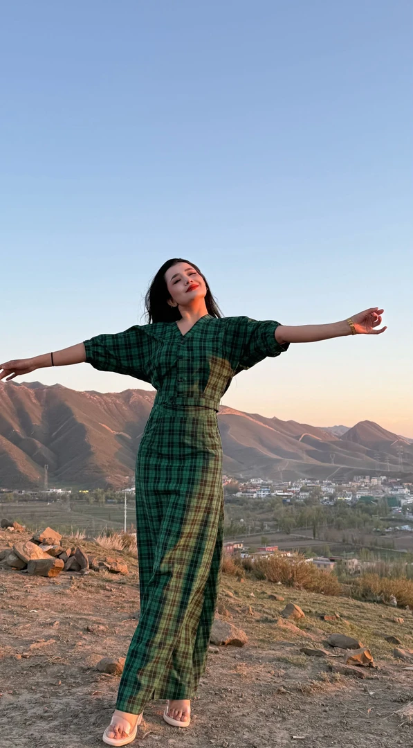 2025FARGIZ夏季新款法式复古格半裙套装设计感小众气质收腰长裙