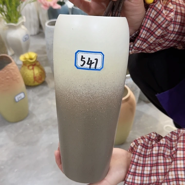 瓶547号复古陶瓷高25厘米微瑕一个