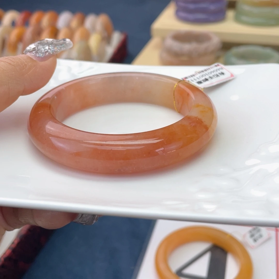 *****石英质玉未镶嵌手镯