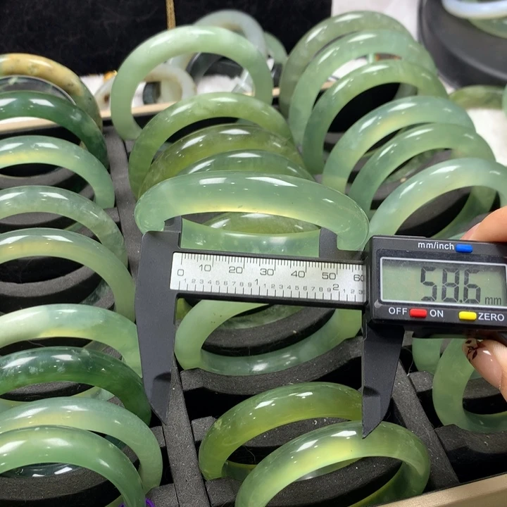 未镶嵌蛇纹石玉手镯231