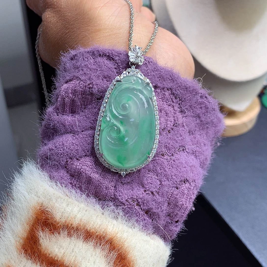 颈饰银S925镶嵌石英质玉（非洲翠）