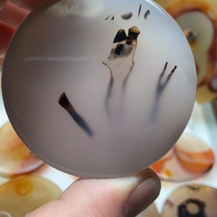 【闪购商品】玛瑙/玉髓颈饰未镶嵌?*影