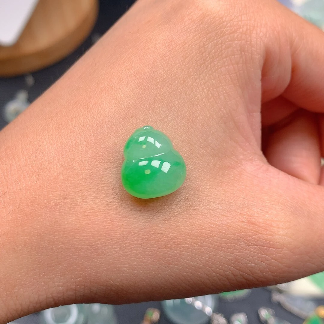 吊坠(赠链)未镶嵌翡翠