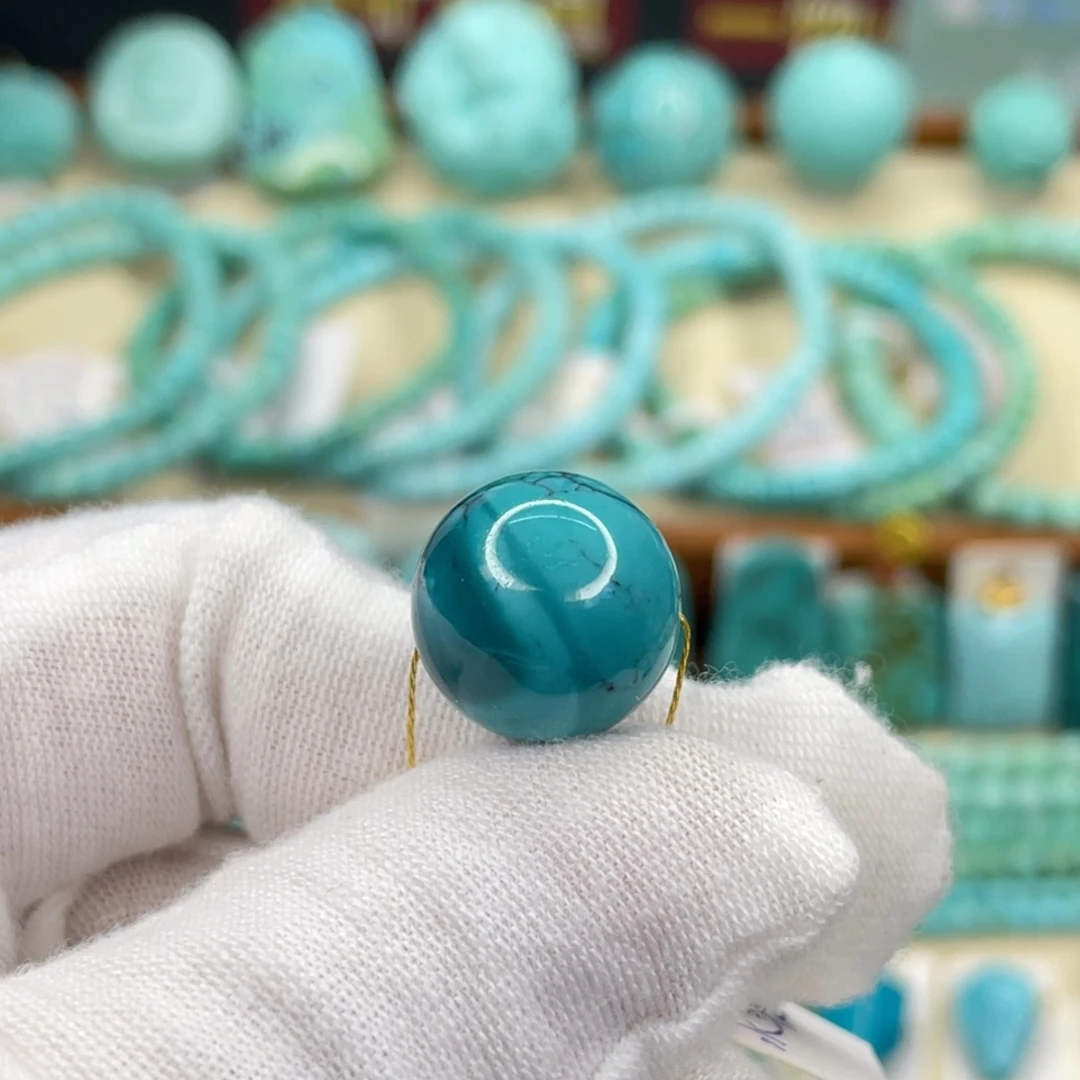 昂***哥绿松石未镶嵌挂件