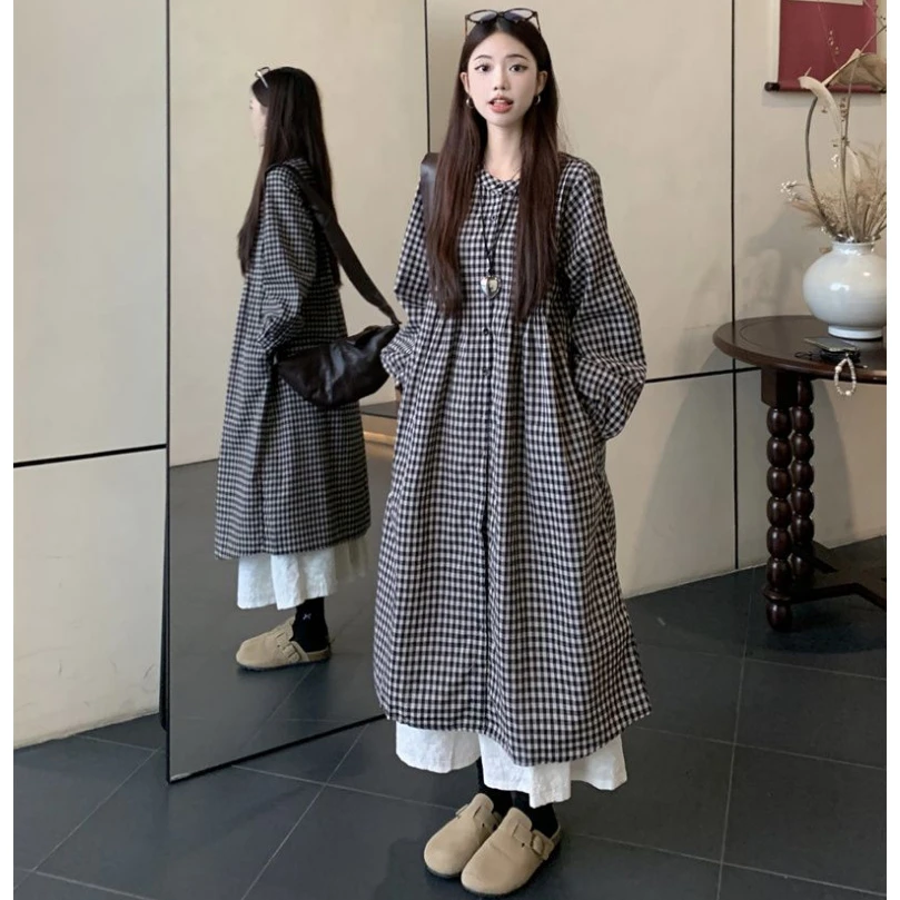 2025秋新款日系休闲风大码女士长袖格子衬衫连衣裙简约长款上衣棉