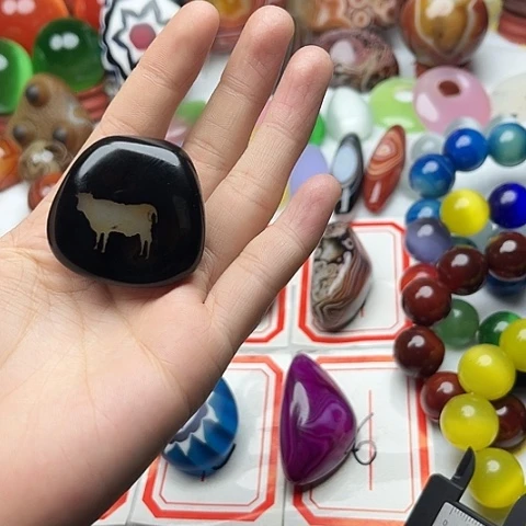 玛瑙/玉髓颈饰未镶嵌