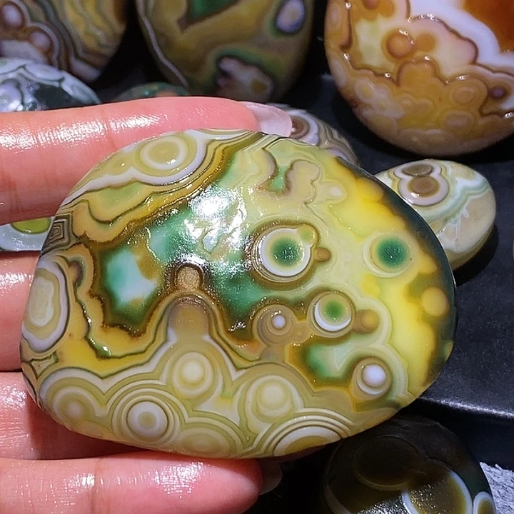 玛瑙/玉髓未镶嵌珠宝奇石40