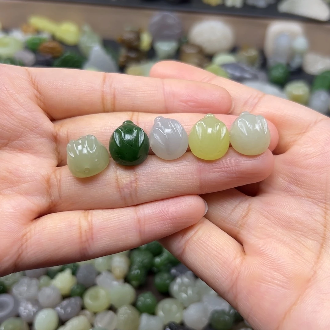 和田玉未镶嵌颈饰98一个多样性发其一