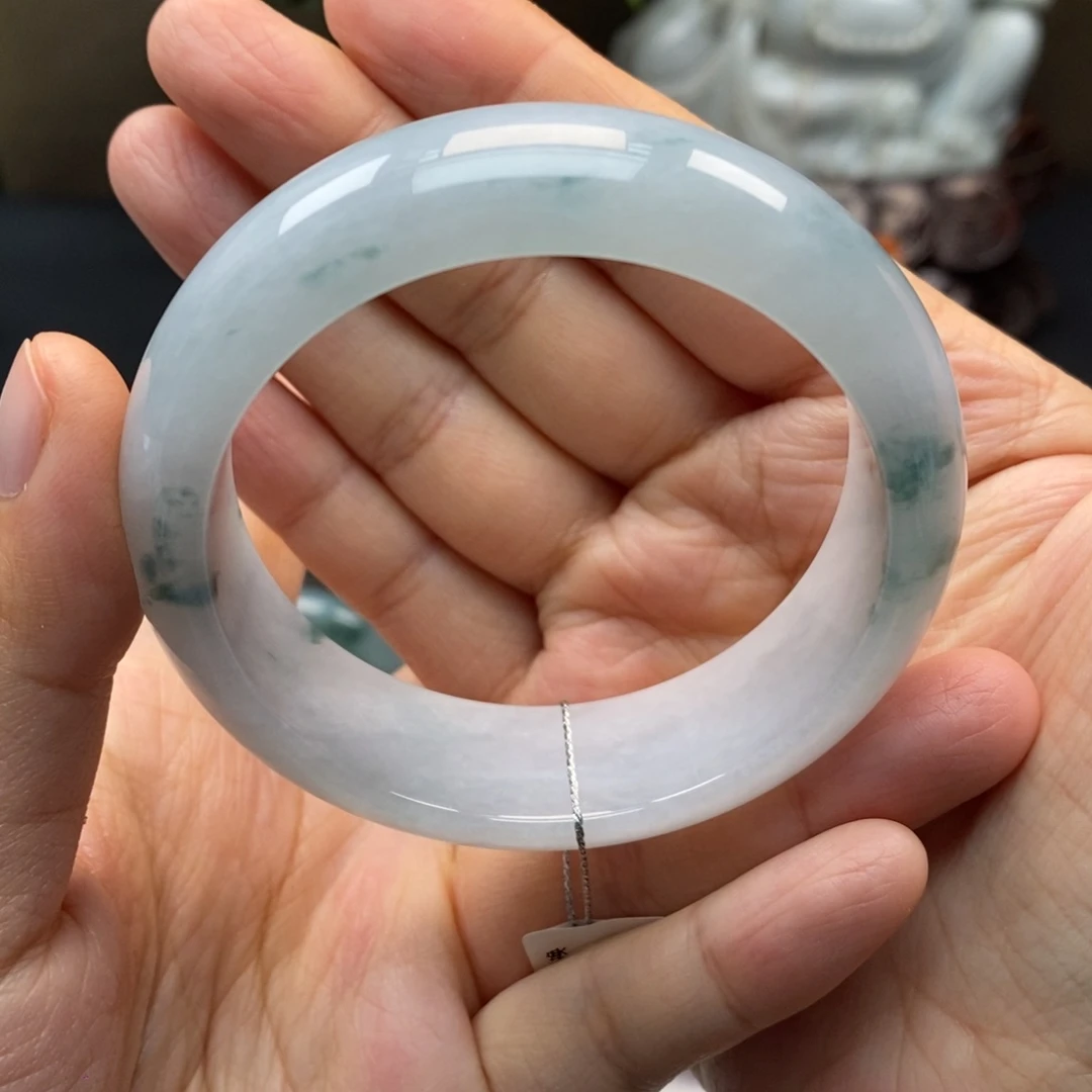 翡翠手镯未镶嵌天然