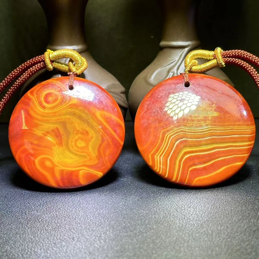 面面来财珠宝S1522-梅花鸡桖玛瑙红圆无事牌-配绳-多样性发其一