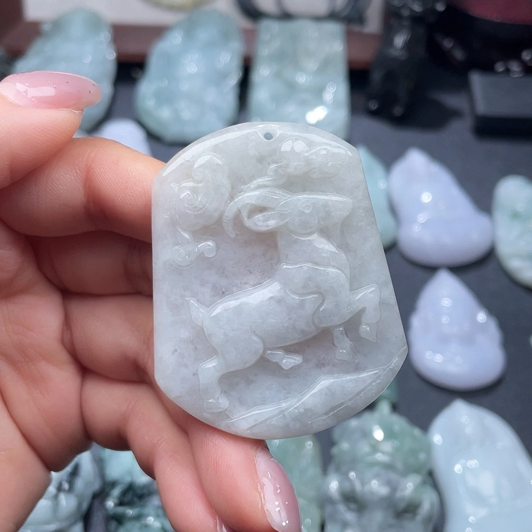 翡翠未镶嵌颈饰翡翠