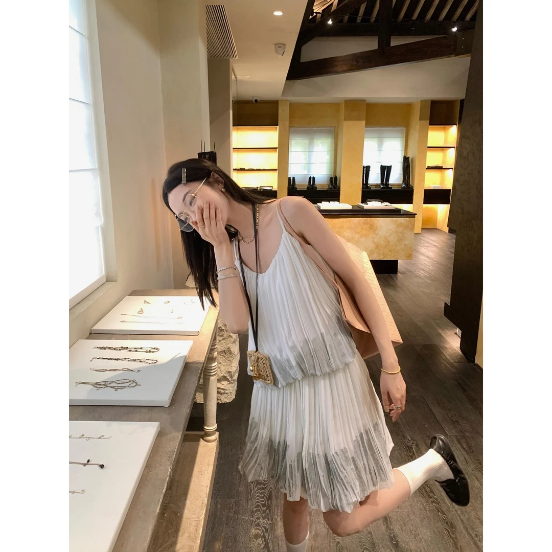 区区欧阳 烫银印花雪纺半身裙女短款A字裙上衣压皱短裙夏季新款