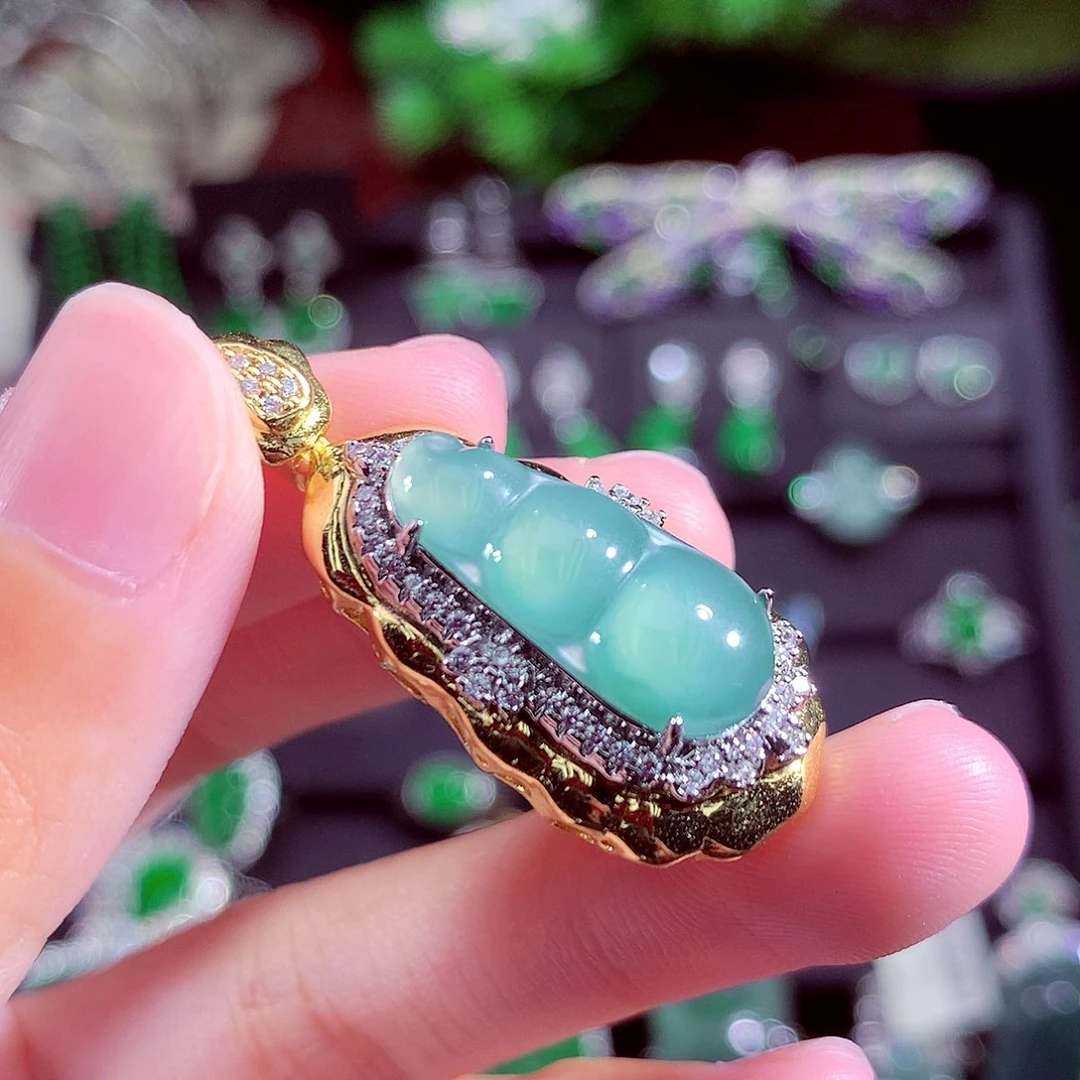 颈饰未镶嵌翡翠天然