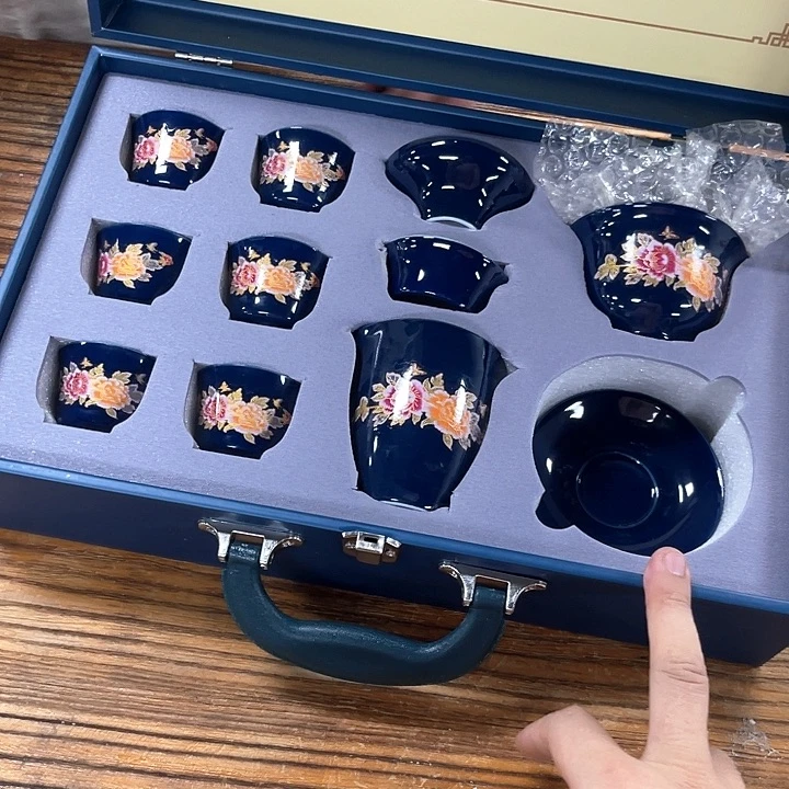 孤品茶具套装等。