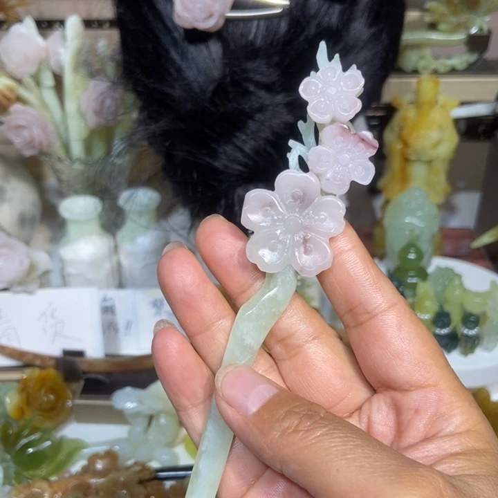 淸***寜未镶嵌蛇纹石玉发饰