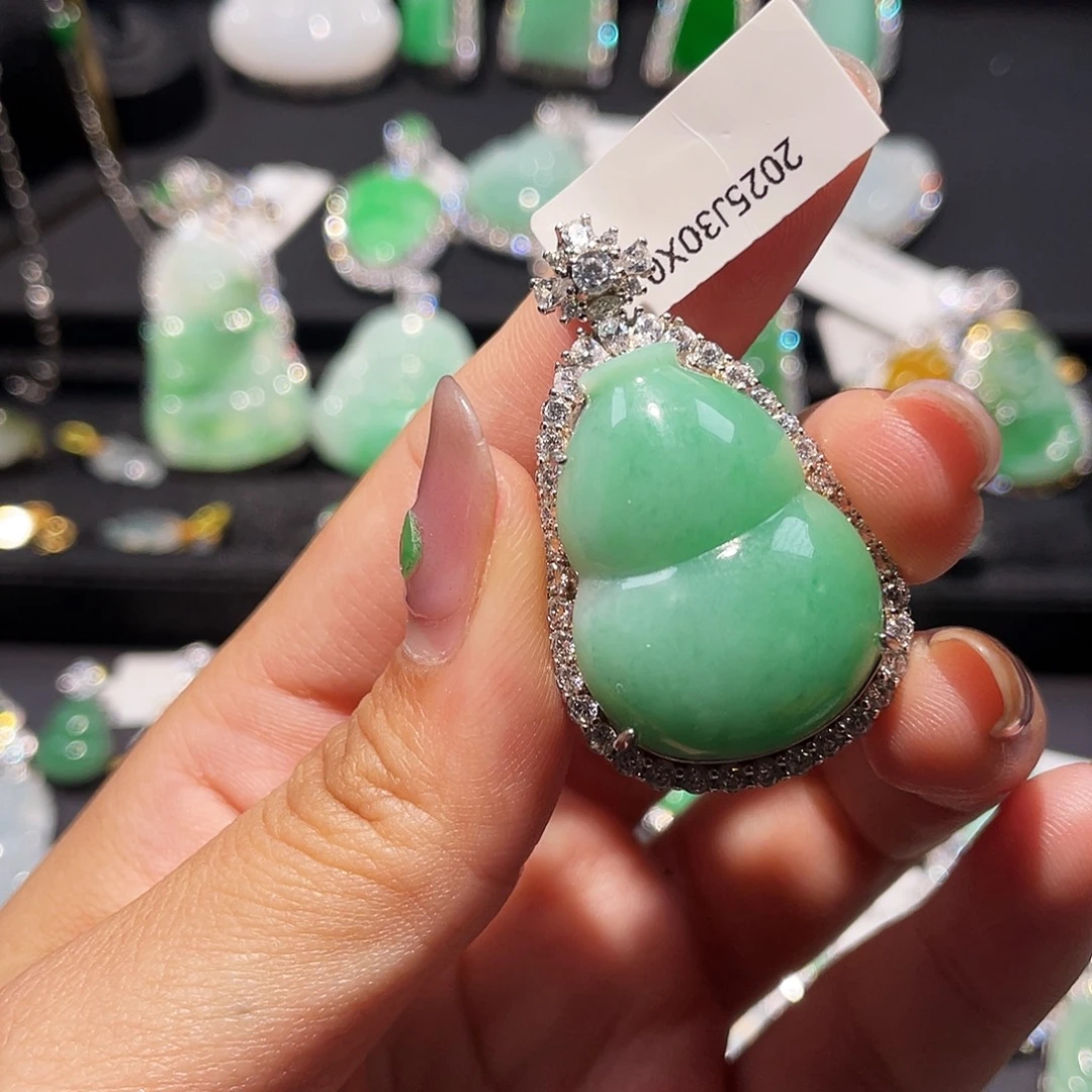 翡翠银S925镶嵌颈饰