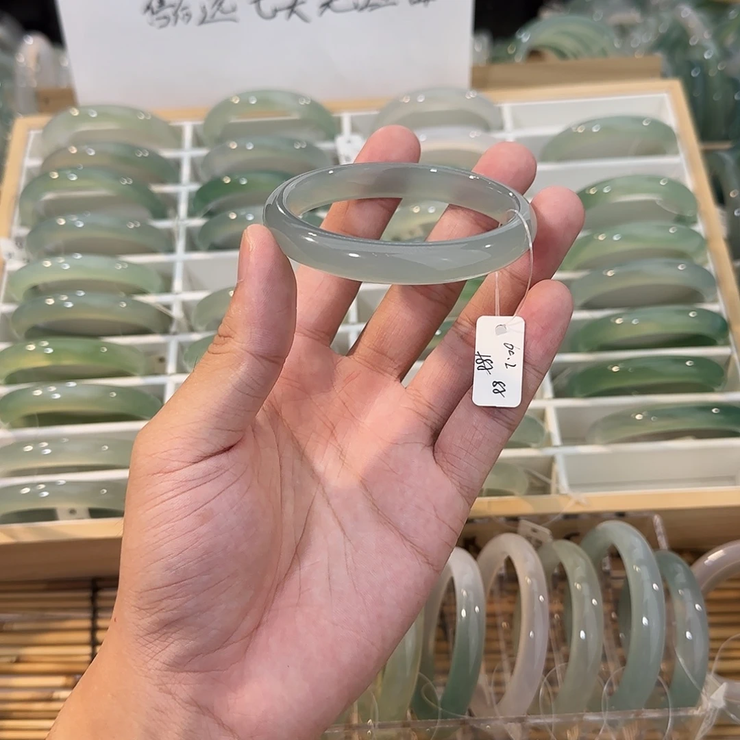 玛瑙/玉髓未镶嵌手镯圈口60.2