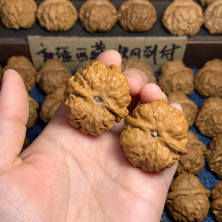 桃核吊坠艾**✔蛤蟆核桃