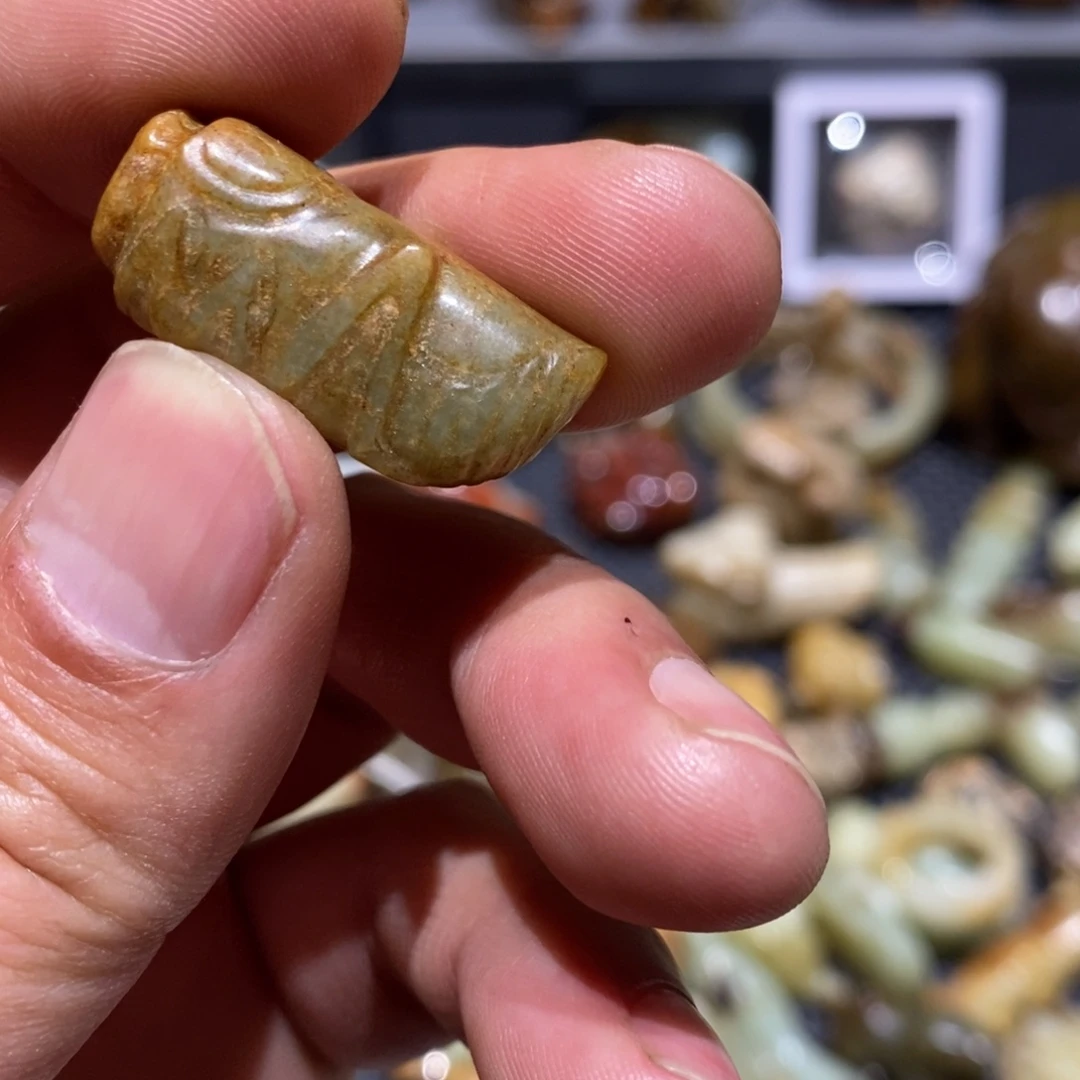 和田玉颈饰未镶嵌后****）