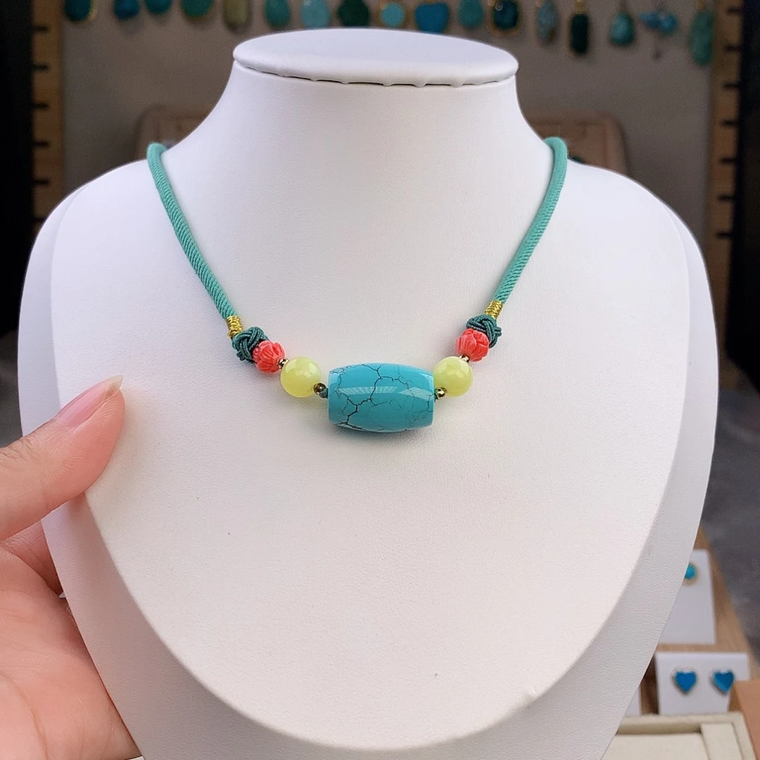 绿松石未镶嵌颈饰