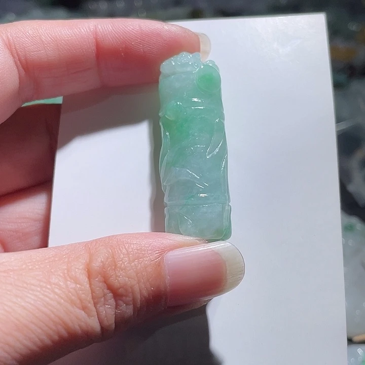 颈饰未镶嵌翡翠天