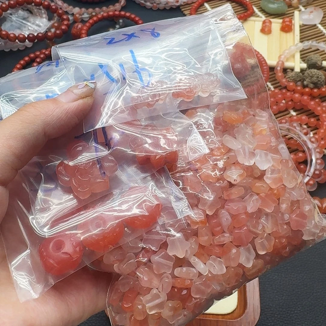 南红玛瑙未镶嵌珠宝半成品绯月1.4