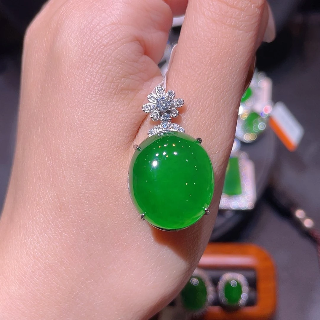 吊坠(不含链)未镶嵌翡翠甜****?