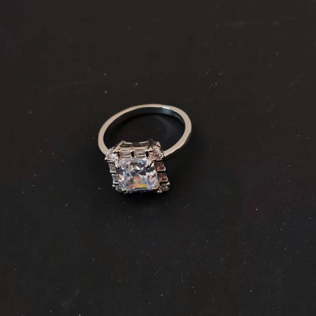 【南非定制】经典高级轻奢大气百搭戒指WD210931