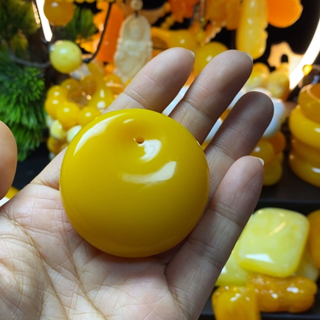 顺***王无非金属全品无暇鸡油黄平安扣