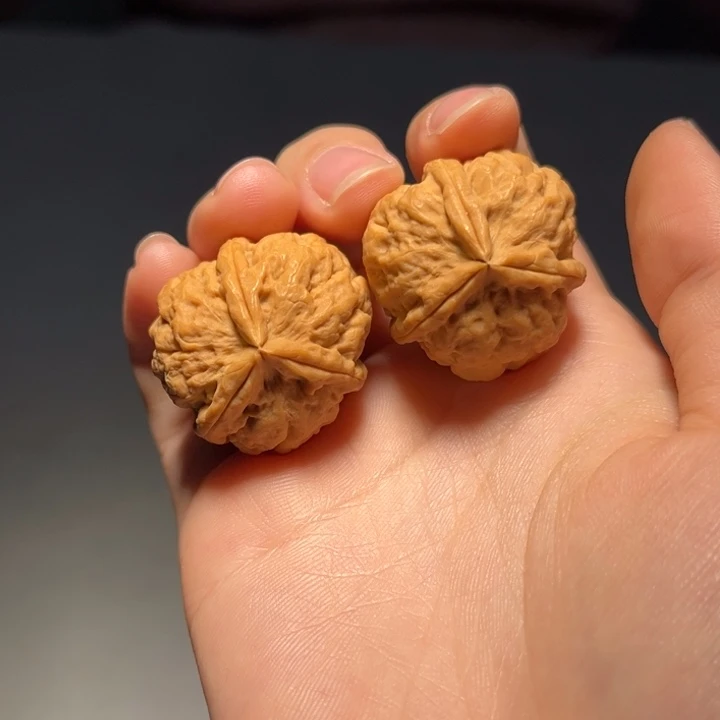 文玩核桃把件三棱203