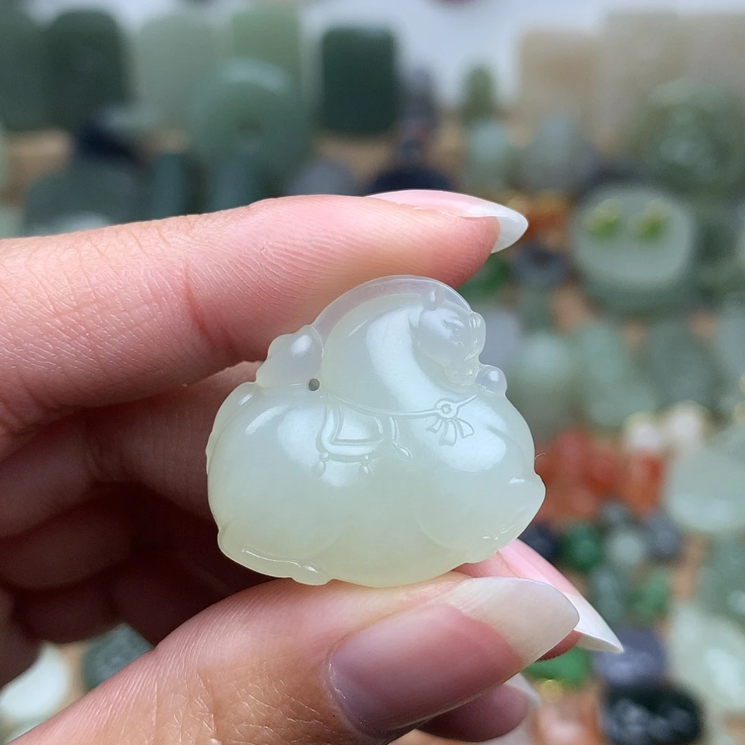 和田玉吊坠未镶嵌