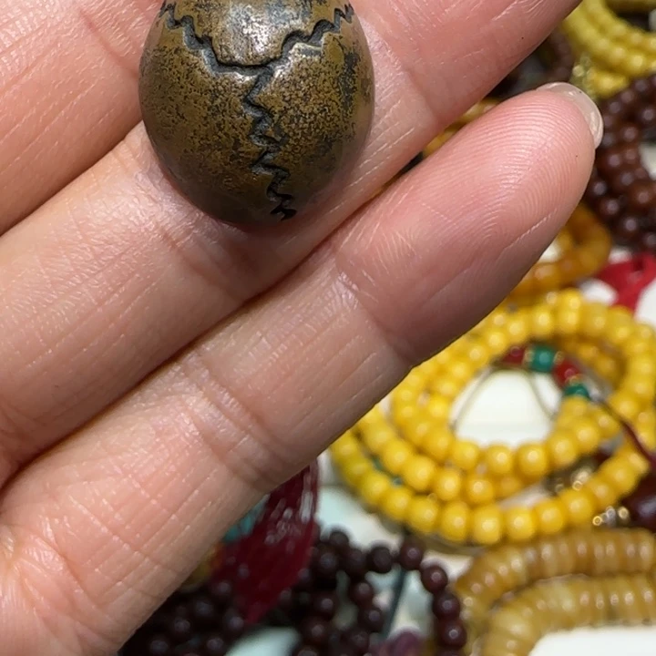 苹***果花岗石铁合金配饰