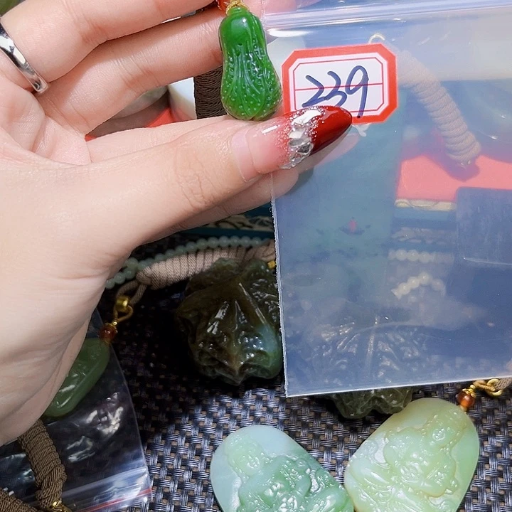 和田玉和田玉边角料随机发未镶嵌