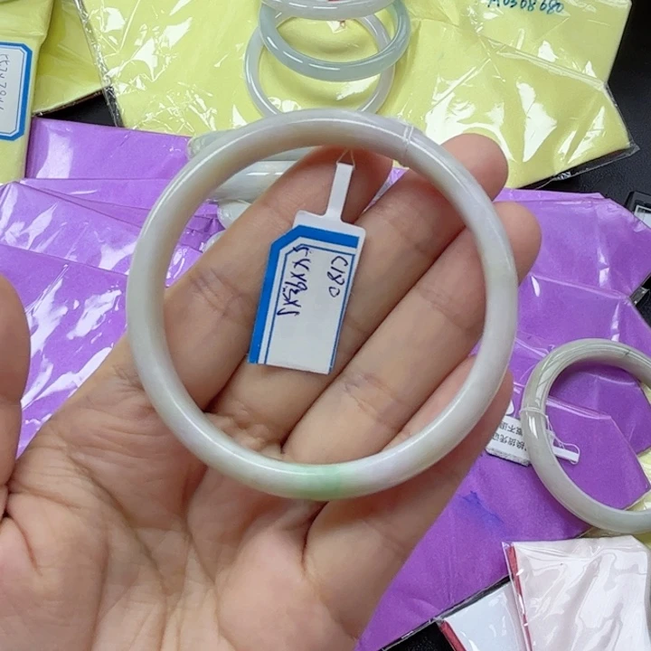 未镶嵌手镯翡翠54