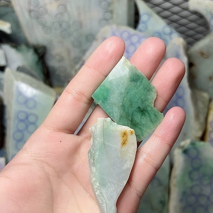 翡翠颈饰未镶嵌纯天然缅甸翡翠