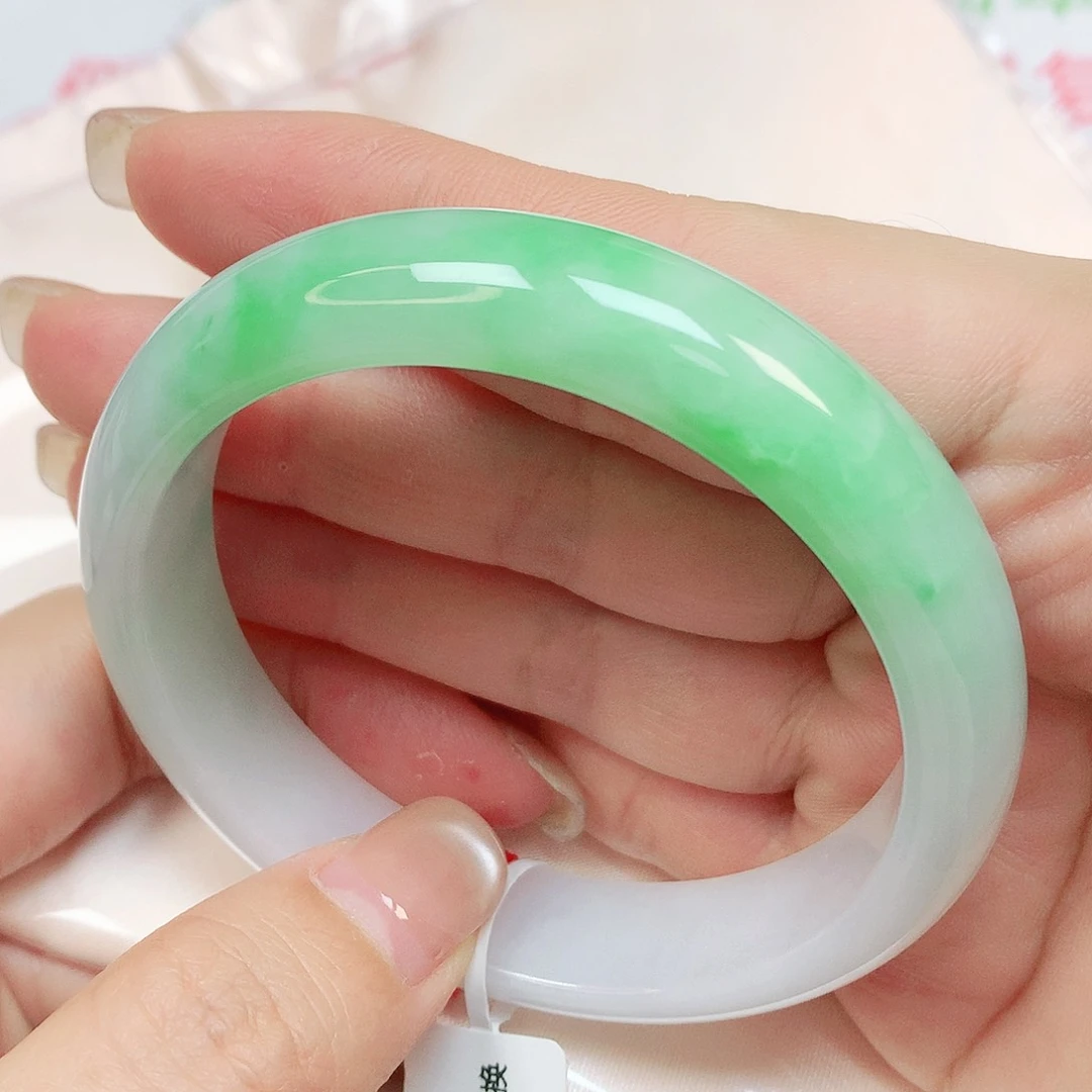 未镶嵌手镯翡翠抖音100