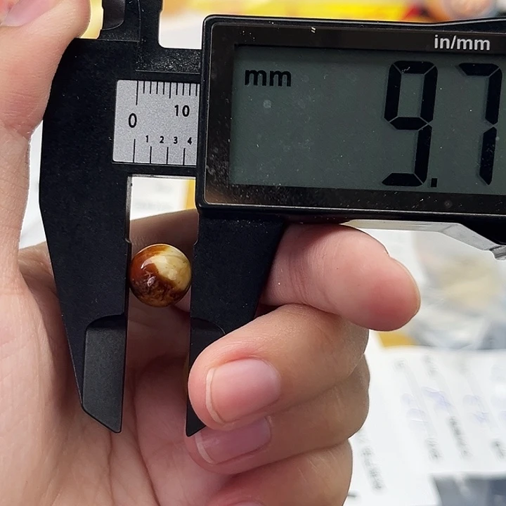 铃****琥珀颈饰未镶嵌卡9