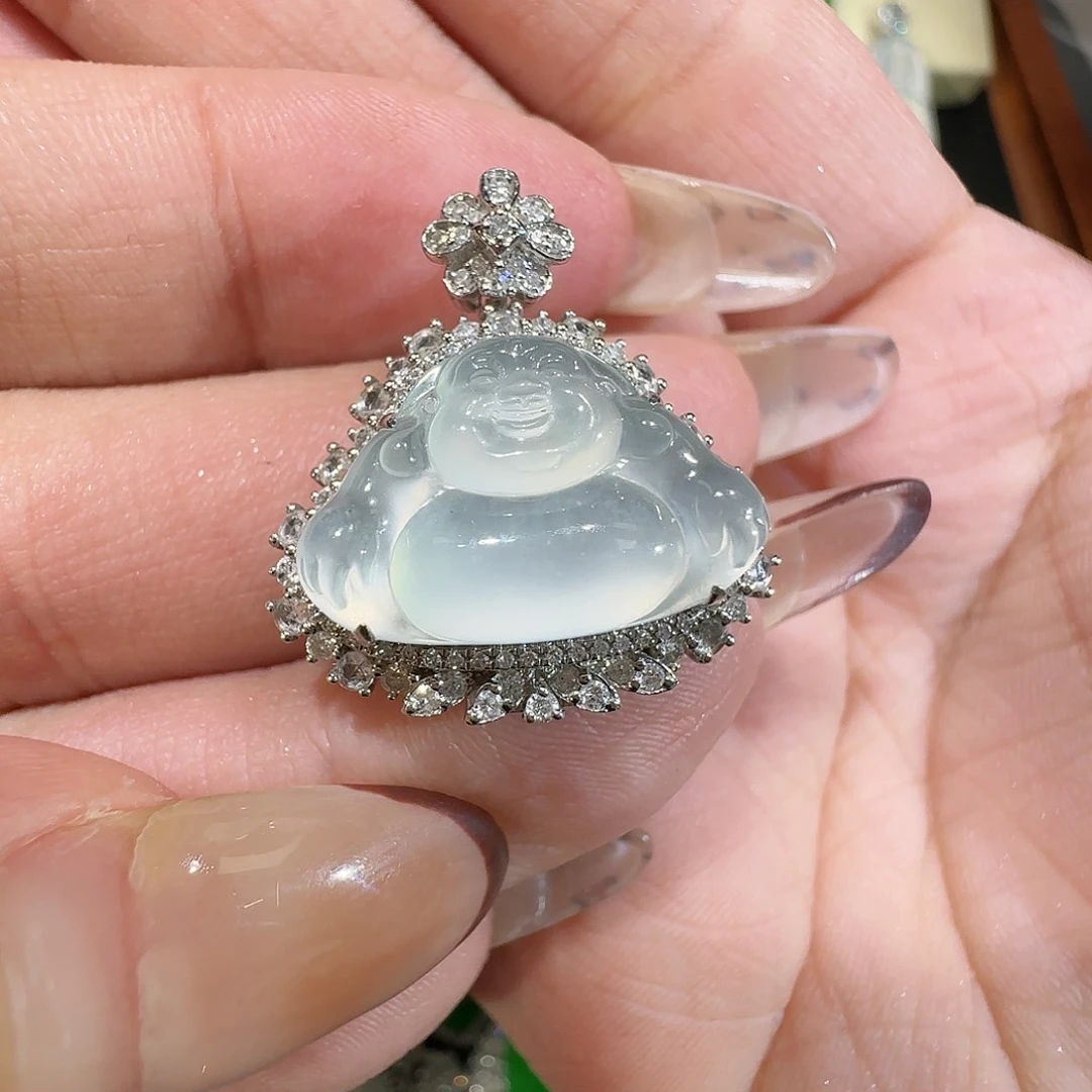 【闪购商品】颈饰18K金镶嵌翡翠